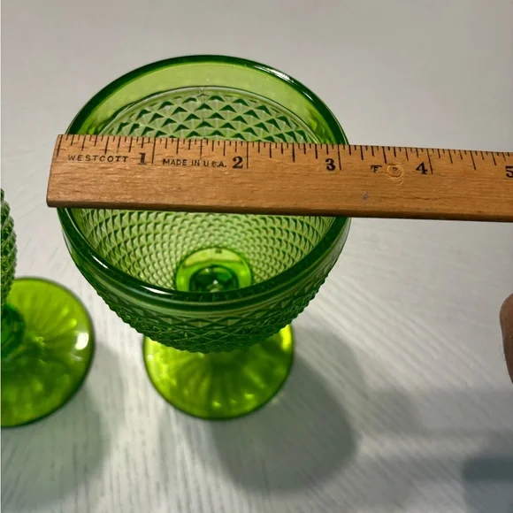 Light Green Diamond Point Wine Glasses Water Goblets Set of 2 - Picture 9 of 13